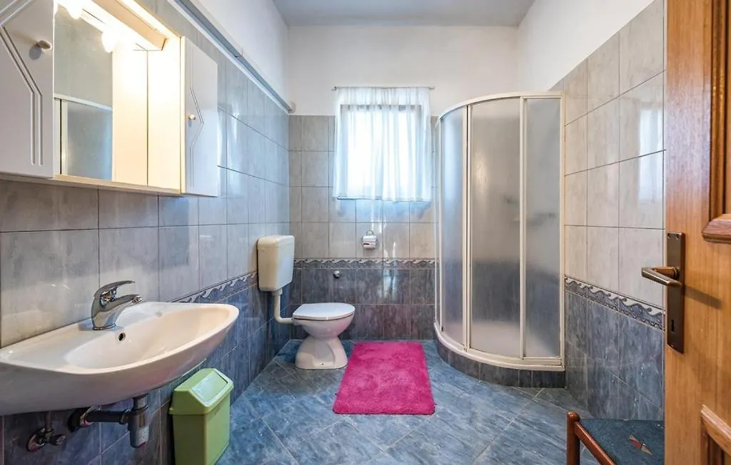 Apartment Tezak Kukci 0*,  Croazia